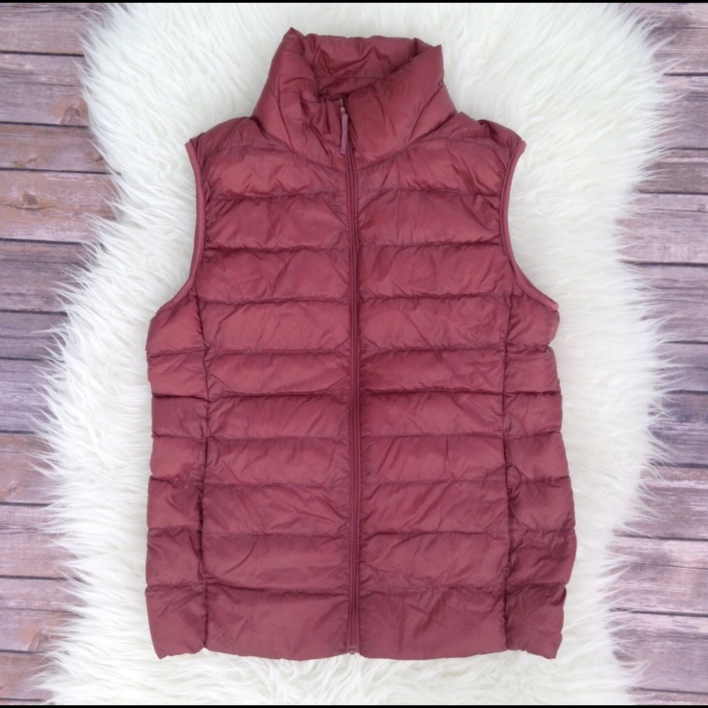 UniQlo gorgeous ultra light down puffed vest NWOT